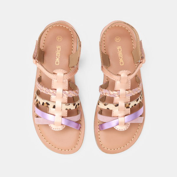 صندل وردي برباط لامع للبنات